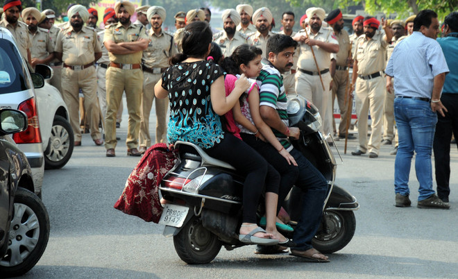 Commuters Face Harrowing Time The Tribune India