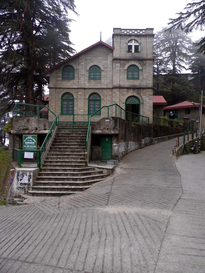 Foreigners learn Hindi, other languages at Landour school