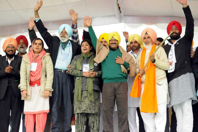 AAP holds centrestage, even at Cong, Akali Maghi stages