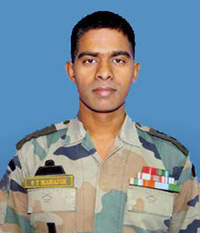 Sweet gesture by martyr CO’s friends