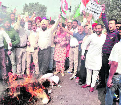 Ex-Army man’s suicide: Cong leaders train guns at PM Modi