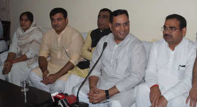 Capt Abhimanyu blames Cong for Grewal’s suicide