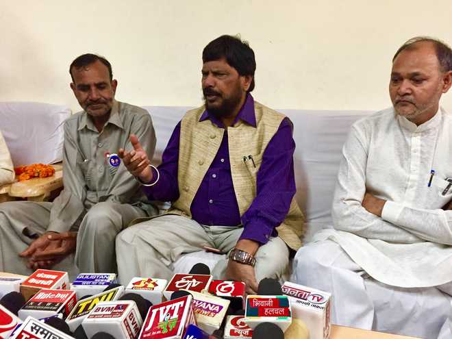 Veteran’s son my party worker, says Athawale