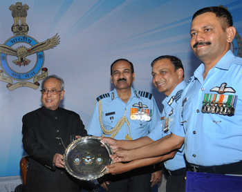 Prez presents Standards to 2 IAF units