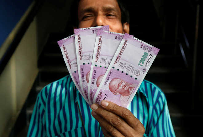 ATMs  will start dispensing Rs 2k notes from today: Fin Min
