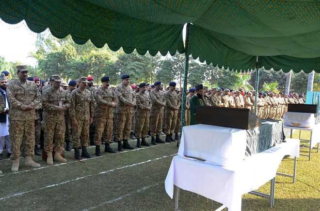 7 Pak troops killed at LoC