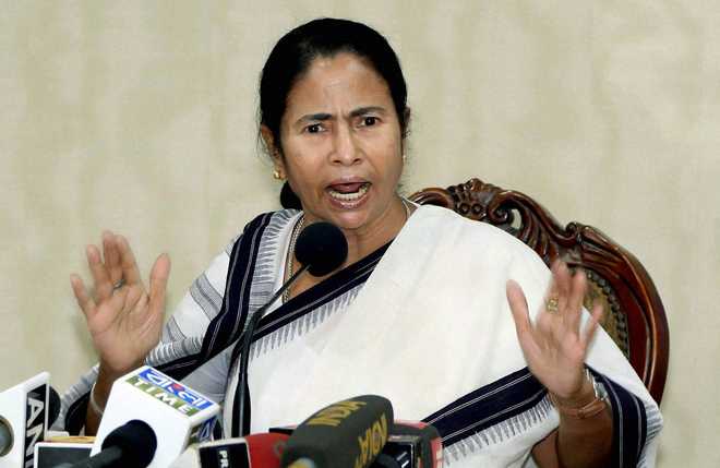 Modi govt has turned people into beggars: Mamata