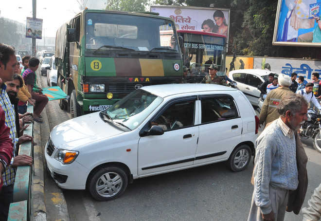 Army truck leads to chaos on Mall Road