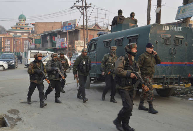 Army pays tributes to 3 Pampore martyrs