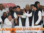 Mulayam expels son Akhilesh, cousin Ram Gopal from SP for 6 years