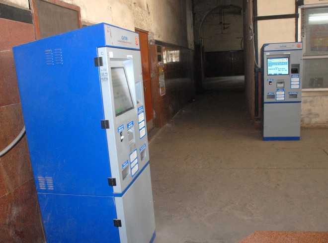 Ticket-vending machines, golf carts at railway station fail to serve purpose