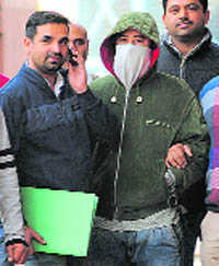 Man with IS ‘links’ held
