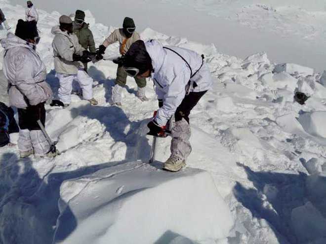 Bodies of 8 soldiers recovered from Siachen