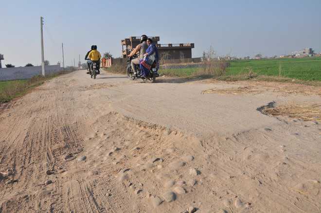 Road to village of PVC-recipient Capt Bana Singh dilapidated