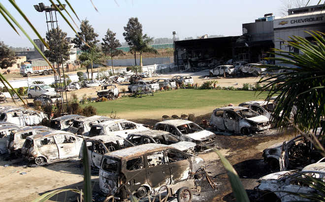 Under Rs 100-cr losses, automobile dealers demand President’s rule