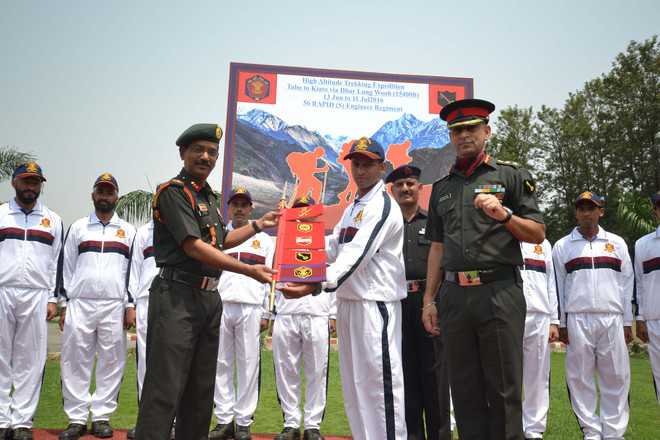 14-member Army team begins trekking expedition