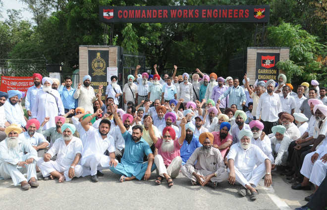 MES Employees Union stages dharna over pension