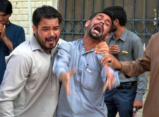 55 killed, over 100 injured in blast at Pakistan hospital