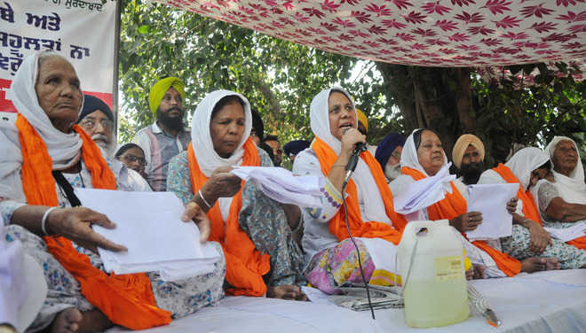 ’84 riots widows threaten self-immolation outside CM’s residence