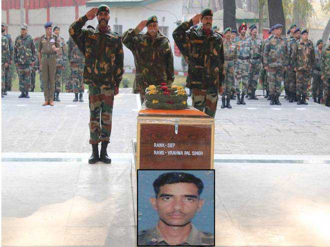 Army pays tributes to Pulwama martyr
