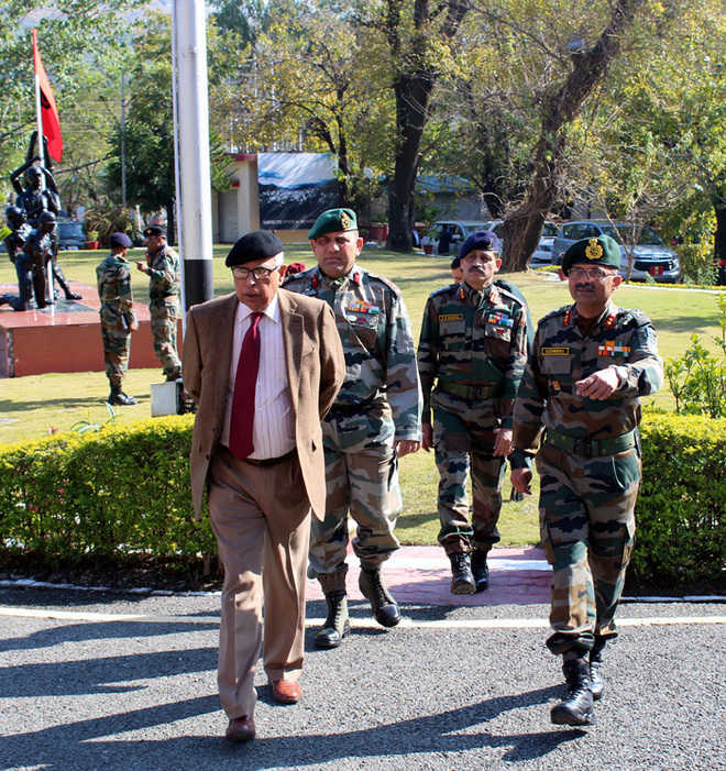 Army briefs Governor on border mgmt  in Rajouri