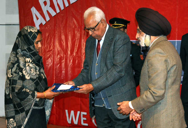 Flag Day: Guv lauds Armed Forces’ role