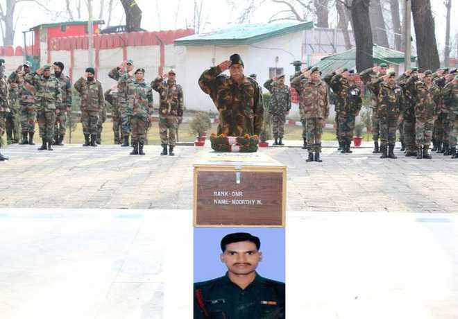Army pays tributes to jawan killed in Gurez avalanche