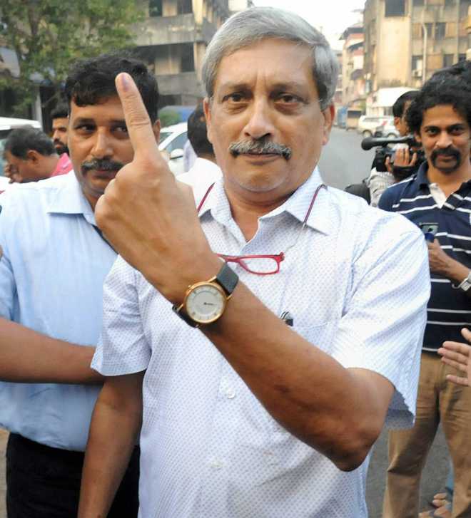 EC serves fresh notice to Parrikar on bribery remarks