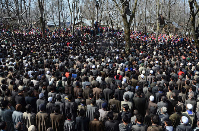 Crowds at militants’ burials a worrying trend