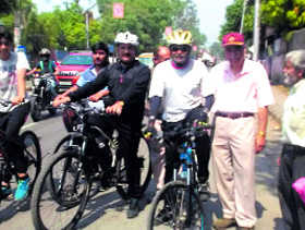 Ex-Maj Gen Jha completes 42k minutes of cycling