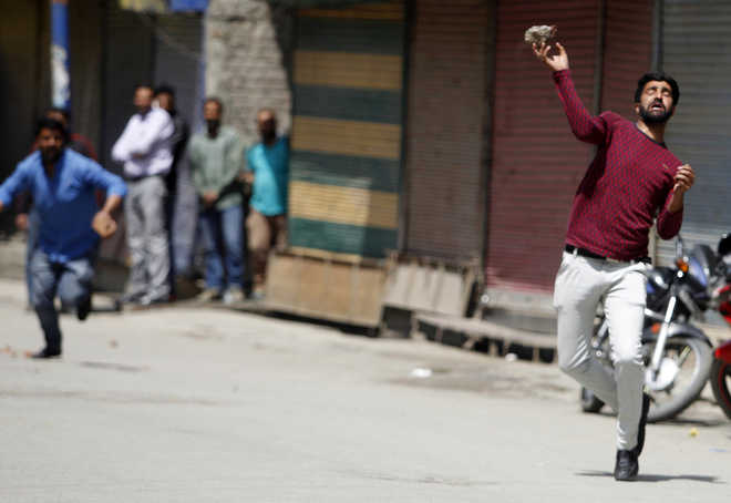 Clashes in Valley, youths protest use of force against students
