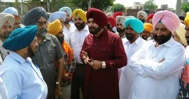 Sidhu finds anomalies, suspends SDO