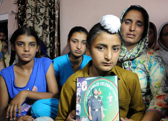 Amarinder announces Rs 12 lakh ex-gratia for family of slain soldier