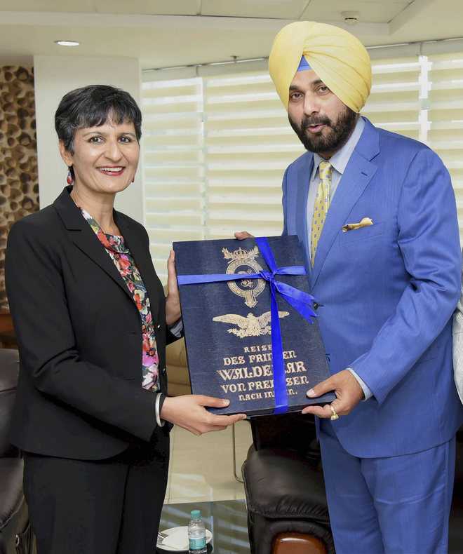 Sidhu suspends 10 Improvement Trust officials