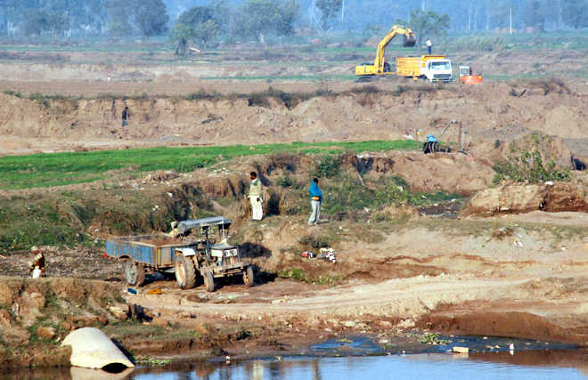 Bidders for mines back out, state may only get Rs310 cr