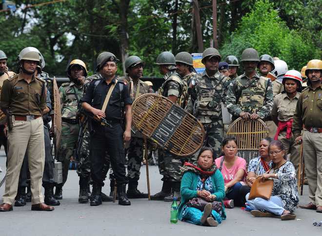 Centre rushes 600 paramilitary troops to Darjeeling, seeks report