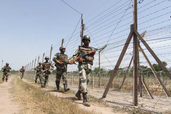 Pak army targets Nowshera, Bhimber Gali sectors