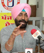 Amarinder govt being run by babus: Khaira