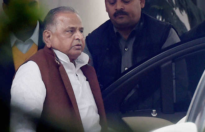 China planning to attack India with Pak help, claims Mulayam