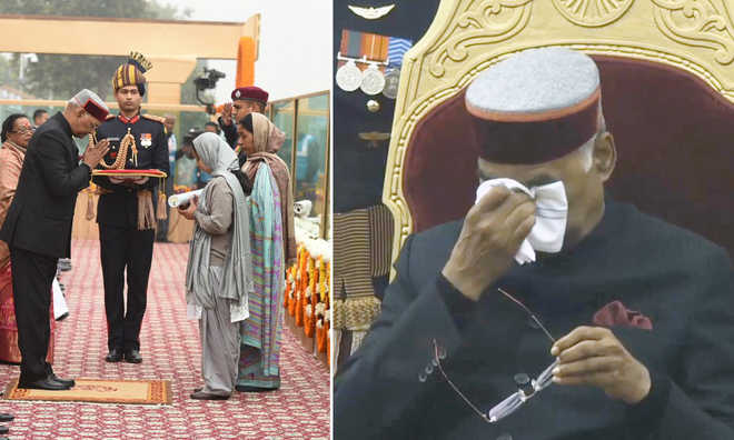 President turns emotional after honouring Garud commando at R-Day Parade