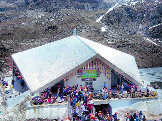 8,000 pilgrims witness Hemkund shrine opening