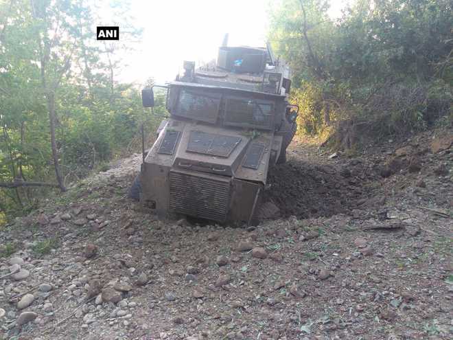 Three army personnel injured in IED blast in Shopian district