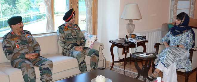 Northern Command chief briefs Mehbooba on security