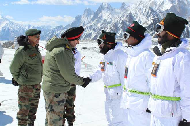 Northern Command chief visits Siachen
