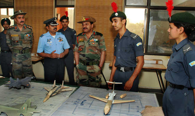 NCC commander inspects cityâs Air Squadron