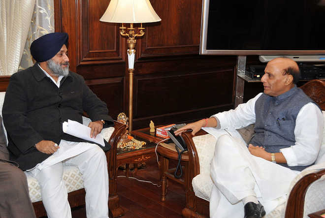 Sukhbir asks Rajnath to  release Sikh detainees