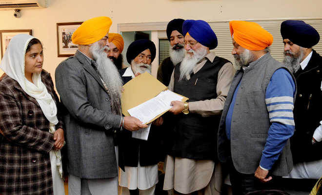 sgpc-set-to-sack-nandgarh