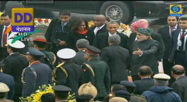 Obama arrives in ''The Beast'' for R-Day parade