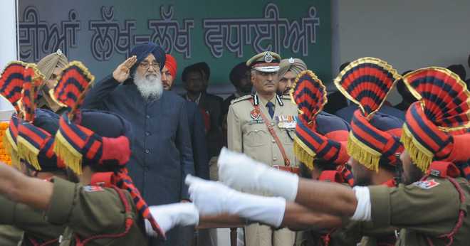 CM Badal wows to fight social evils on R Day