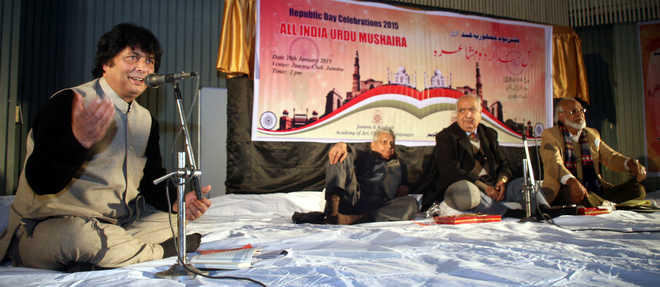 Farooq Nazki, Arsh Sehbai attend mushaira at Jammu Club